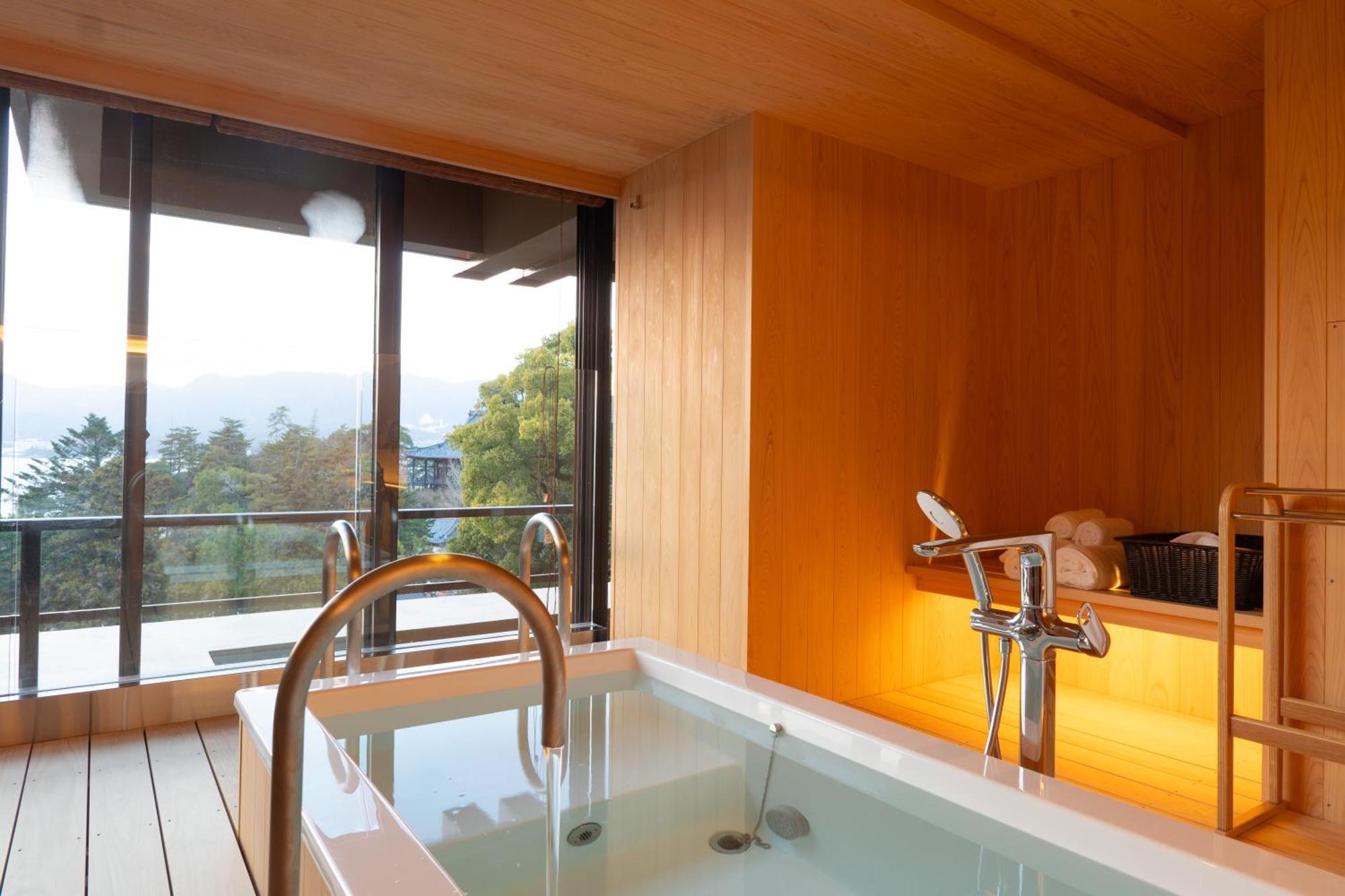 הצוקייצ'י Miyajima Grand Hotel Arimoto מראה חיצוני תמונה